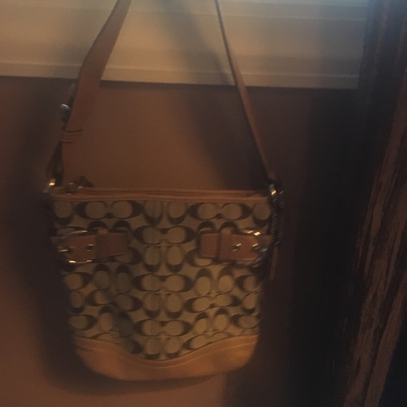 Coach purse - Picture 3 of 8